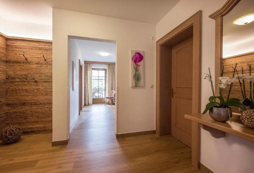 هتل Appartements Schedererhaus