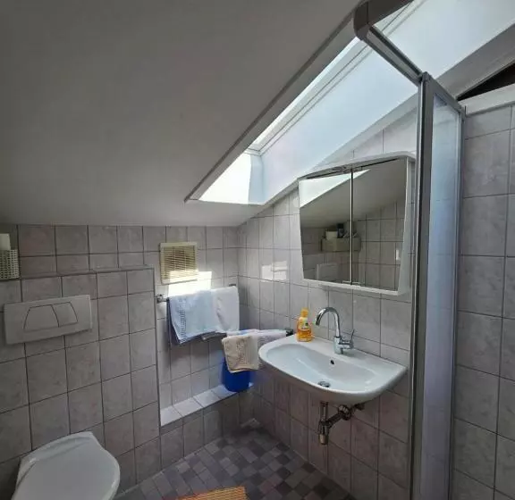 ホテル Ferienwohnungen Haus Schett