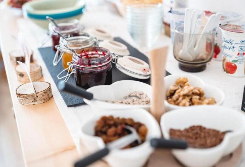 Отель Gästehaus Manuela Puchmayr