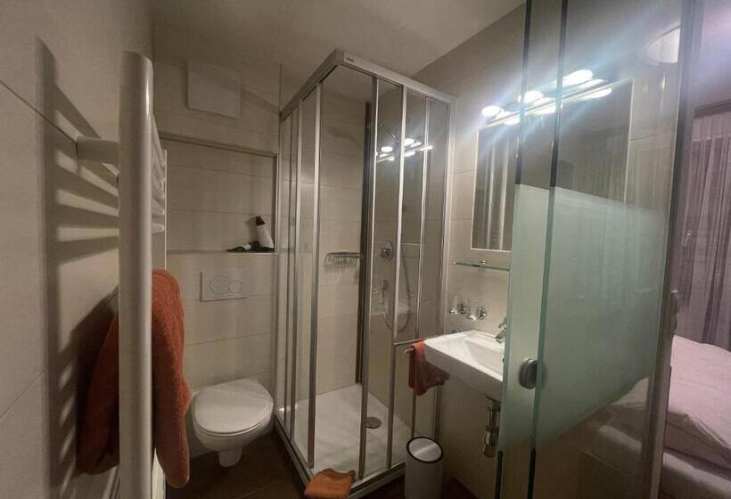 فندق Gästeheim Lederle