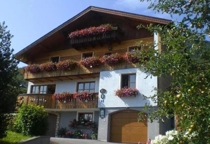ホテル Haus Klaushofer Brunnweg