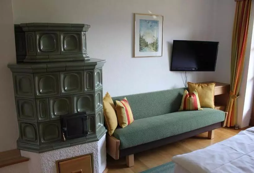 ホテル Haus Klaushofer Brunnweg