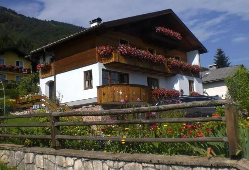 ホテル Haus Klaushofer Brunnweg