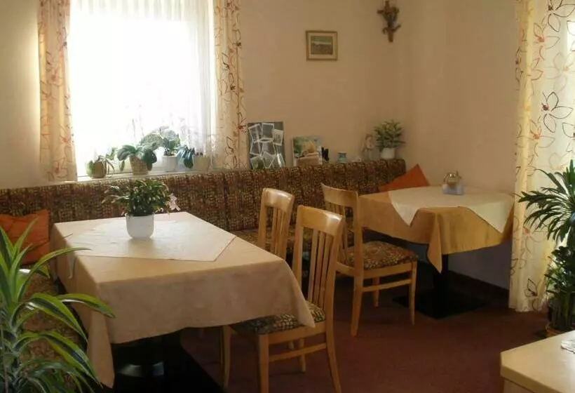 هتل Haus Kloibhofer