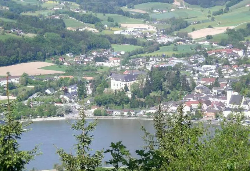 هتل Haus Kloibhofer