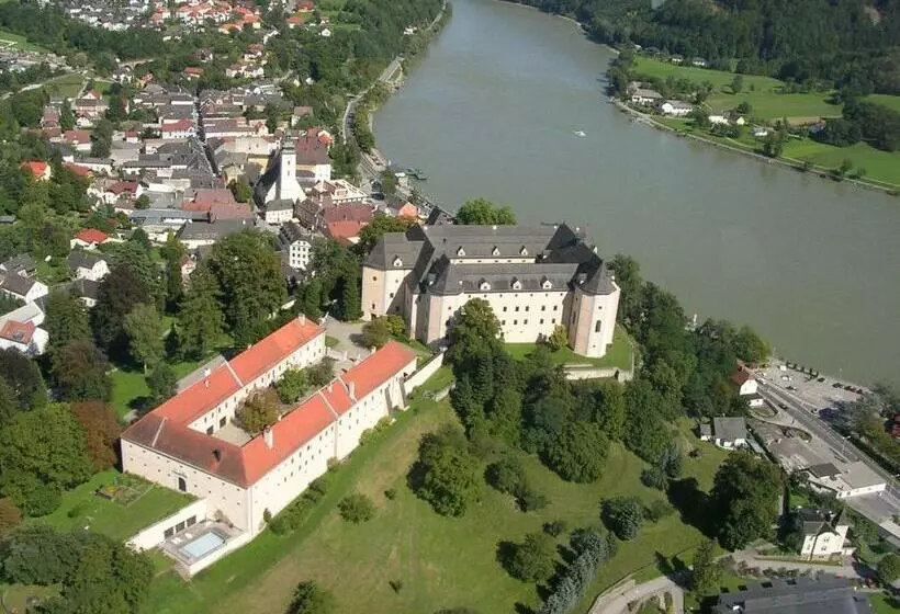 هتل Haus Kloibhofer