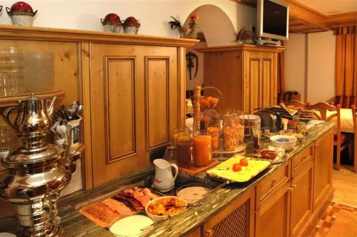 Hotelli Kristall B&b