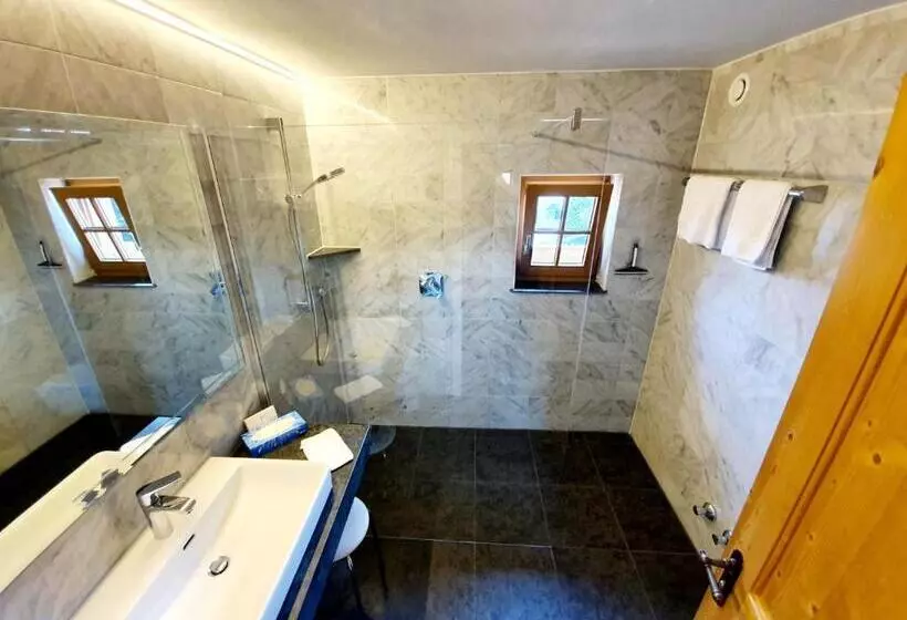 Hotelli Landgasthof Wilder Mann