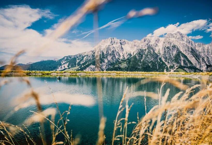 فندق Mama Thresl