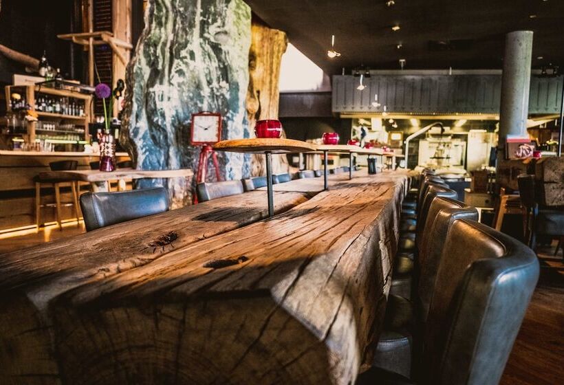 فندق Mama Thresl