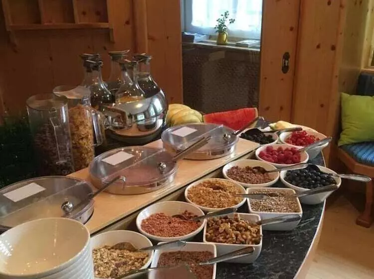 Hotelli Pension Bergkristall
