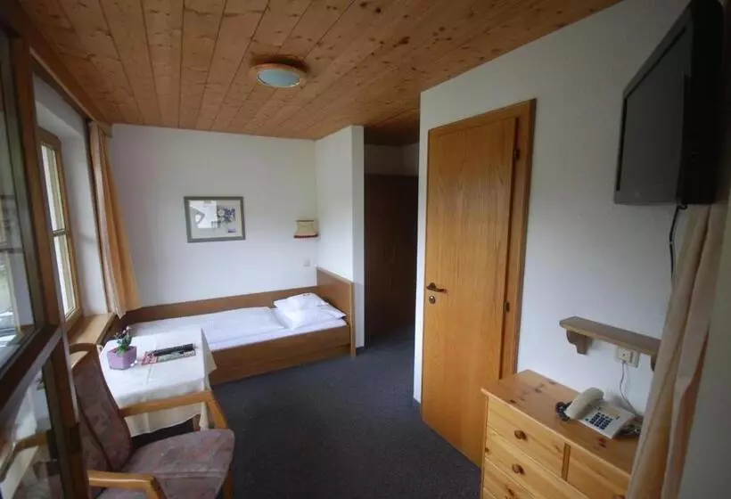 هتل Pension Tirol