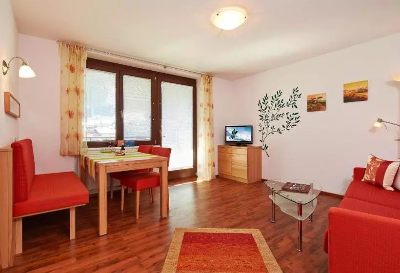 Hotelli Skylounge Mayrhofen
