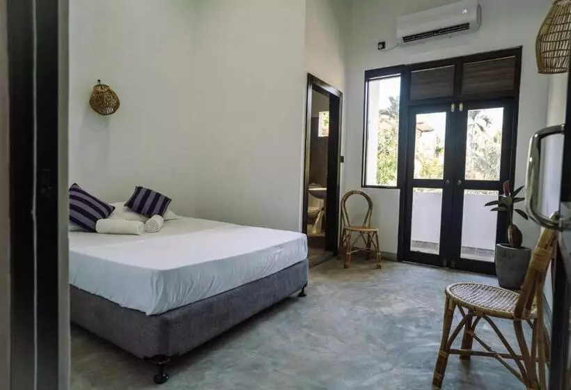 Retkeilymaja Chill Vibes Hiriketiya