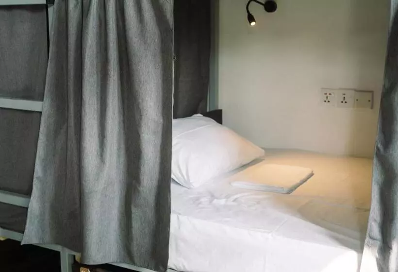 Retkeilymaja Chill Vibes Hiriketiya