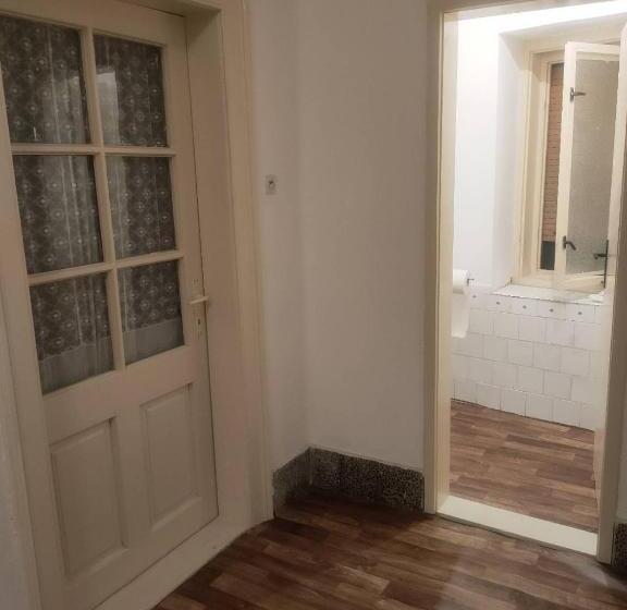 تختخواب و صبحانه Cozy Family Hotel Add Meals