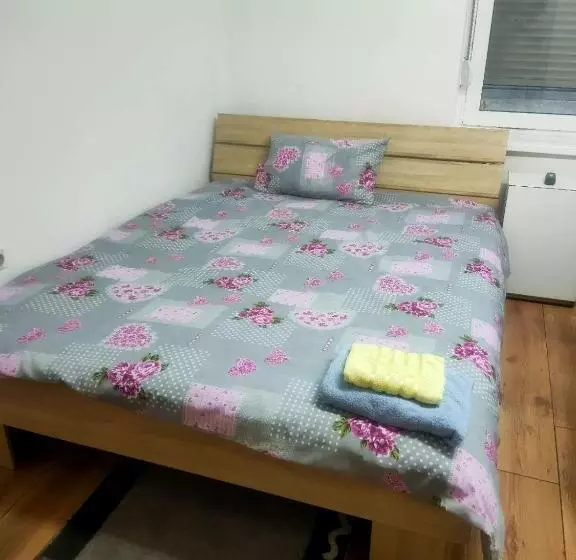 تختخواب و صبحانه Cozy Family Hotel Add Meals