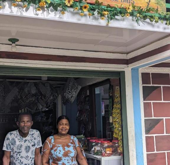 Bed & Breakfast Casa De Las Flores