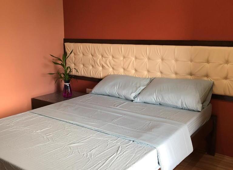 בית מלון כפרי Alona Princess Suites