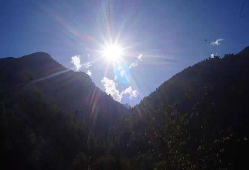 ホテル Apple Garden Katagla Kasol