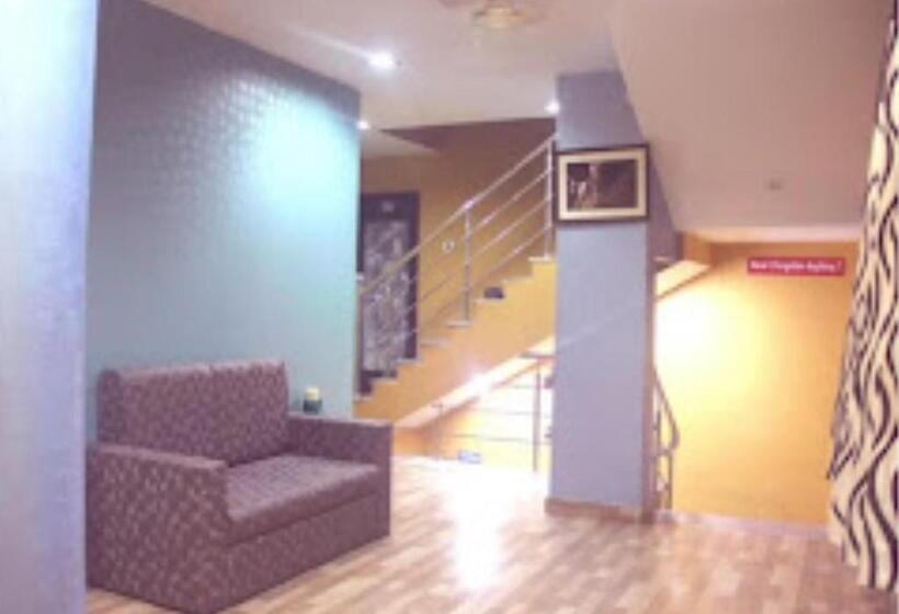 Отель Bhaktavatsal Tuljapur