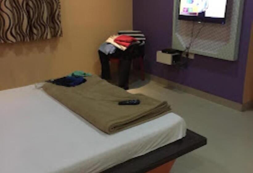 Отель Bhaktavatsal Tuljapur