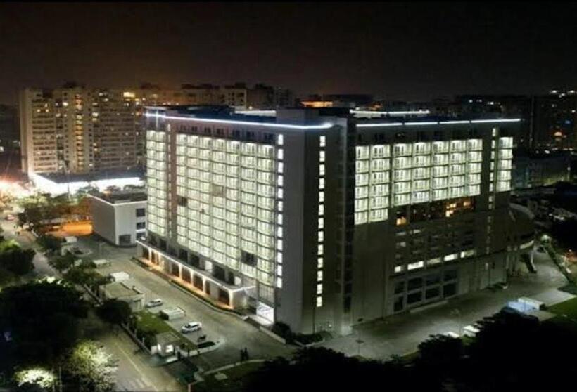 هتل Country Inn & Suites Lucknow Gomti Nagar