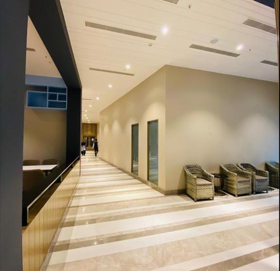 هتل Country Inn & Suites Lucknow Gomti Nagar