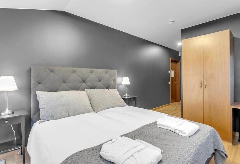 هتل Tindasel Lodge