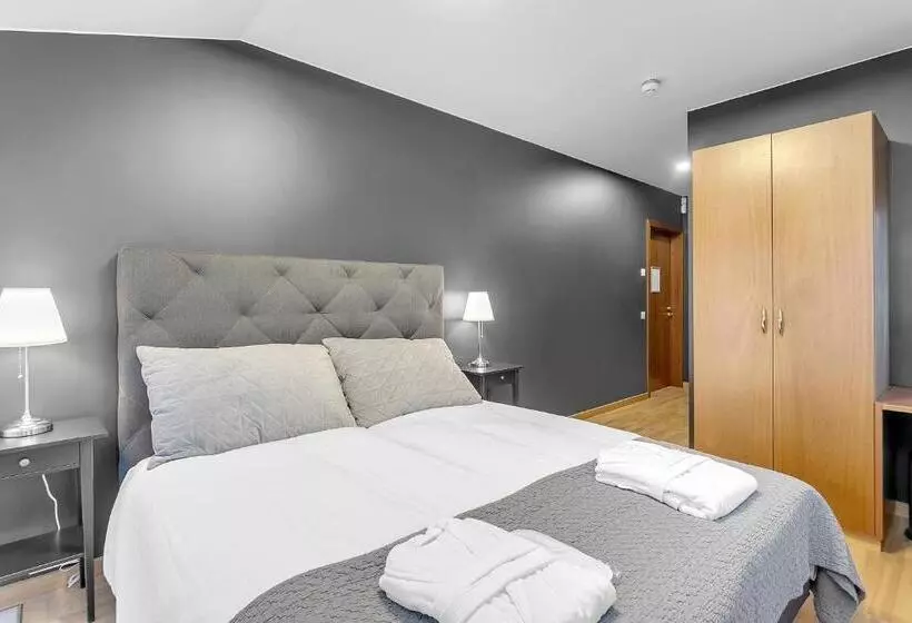 هتل Tindasel Lodge