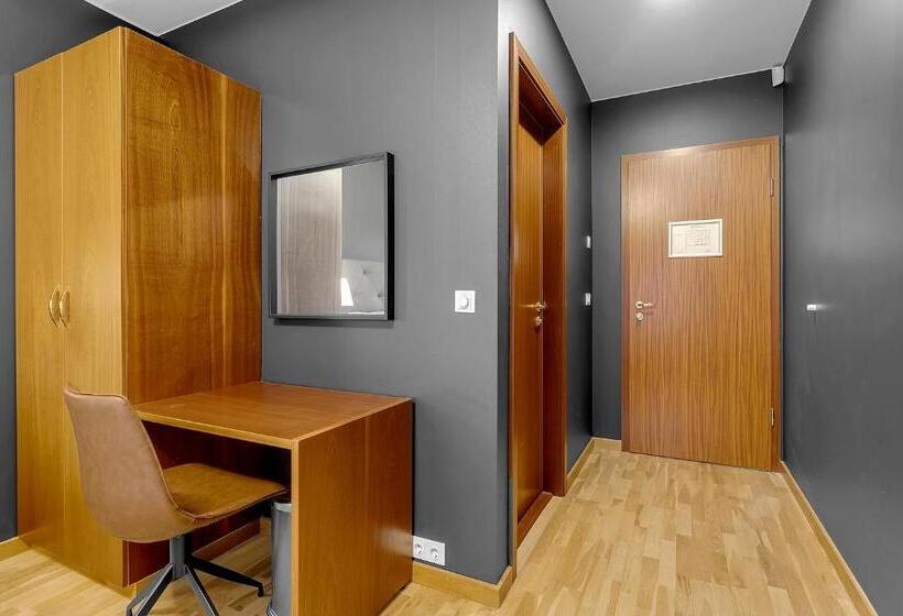 هتل Tindasel Lodge