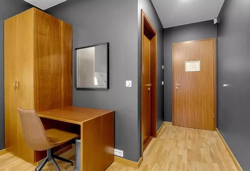 هتل Tindasel Lodge