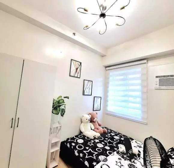 ホテル Dj Place Staycation In Quezon City At Trees Residences