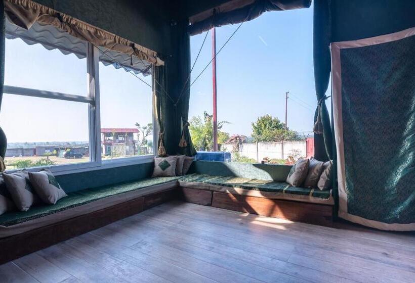 Отель Shalom Corbett’s Hillside Hideaway