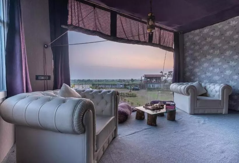 Hotelli Shalom Corbett’s Hillside Hideaway
