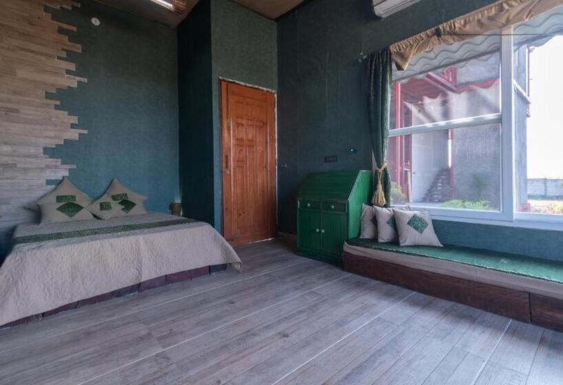 Отель Shalom Corbett’s Hillside Hideaway