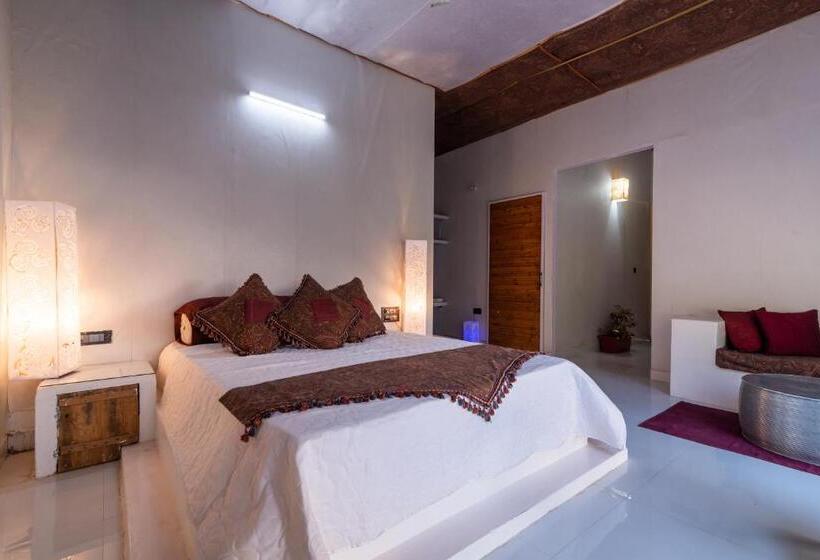 Отель Shalom Corbett’s Hillside Hideaway