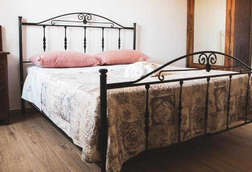 בית מלון כפרי Tenute Donna Franca