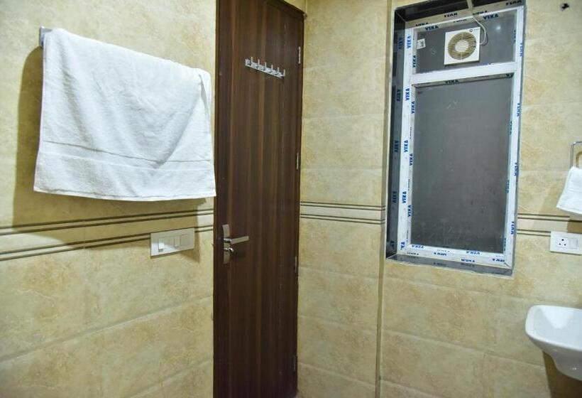 فندق Wedlock Premium Sohna Road