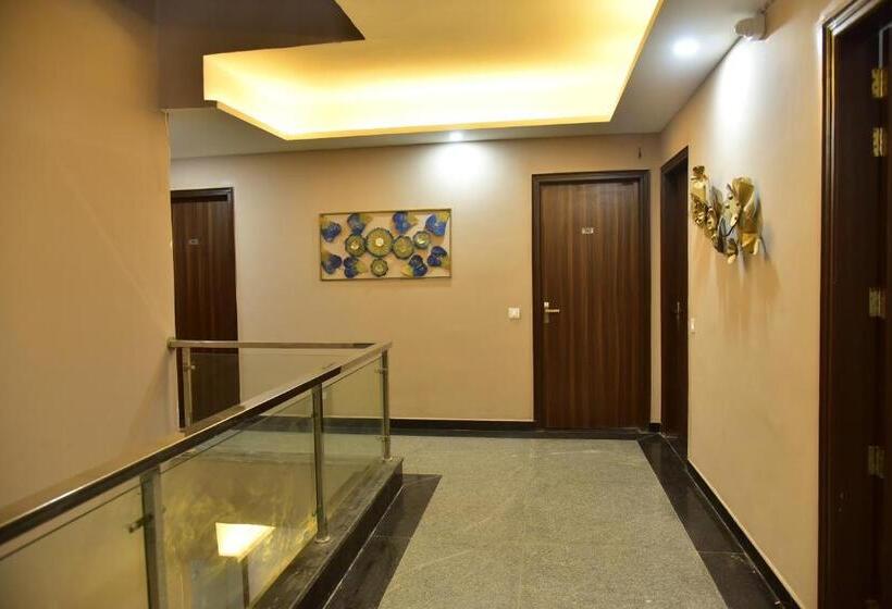 فندق Wedlock Premium Sohna Road