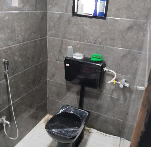 Отель Yuv Aureate