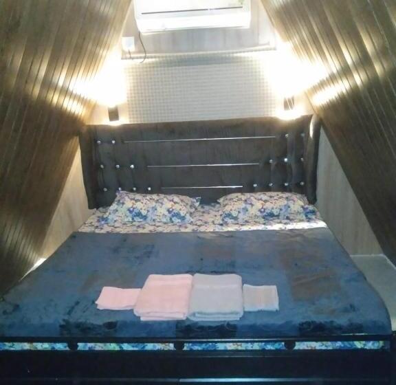 Отель Yuv Aureate