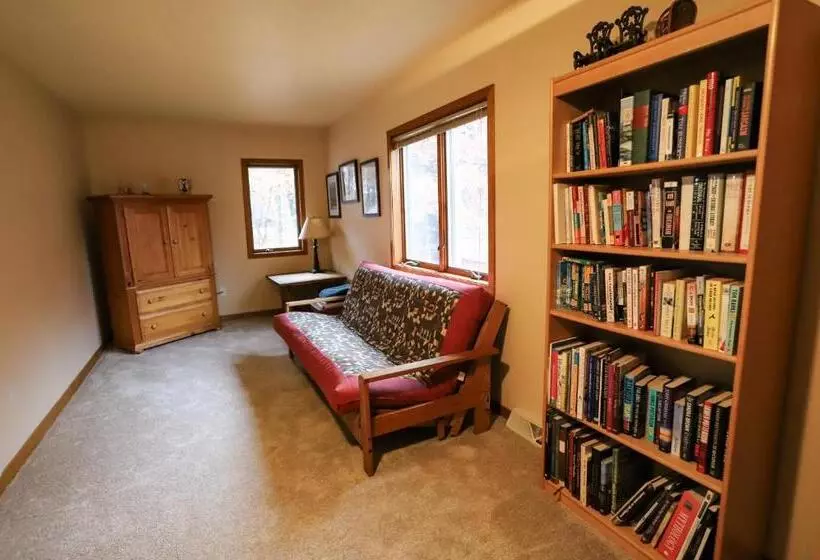 Lakeplace Bed & Breakfast