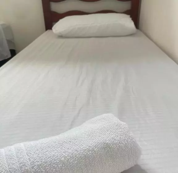 پانسیون 02 Doutor Hostel 800 Mts Da Praia