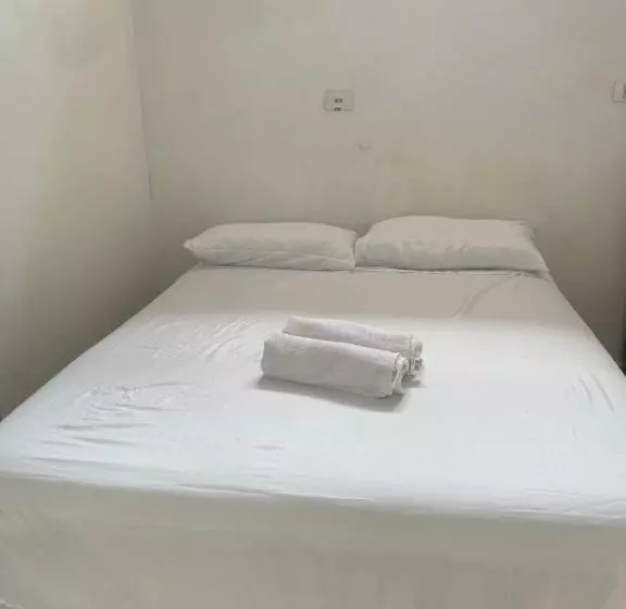 پانسیون 02 Doutor Hostel 800 Mts Da Praia