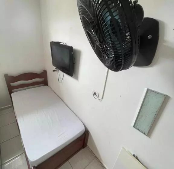 پانسیون 02 Doutor Hostel 800 Mts Da Praia