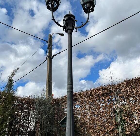 膳宿费 Cornerhouse