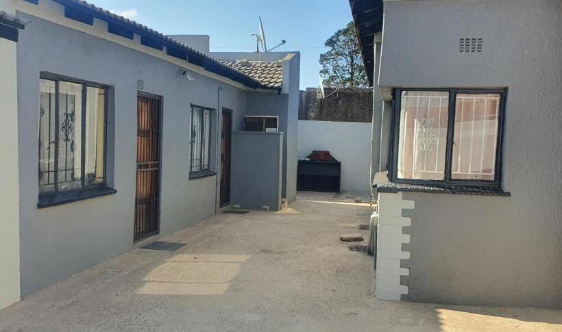 פנסיון De Chillas Villas