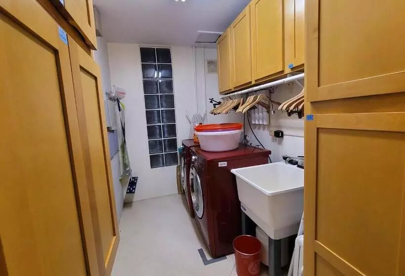 پانسیون Guam Theo House