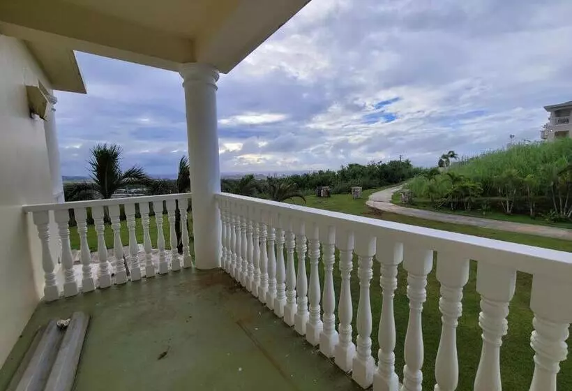 پانسیون Guam Theo House